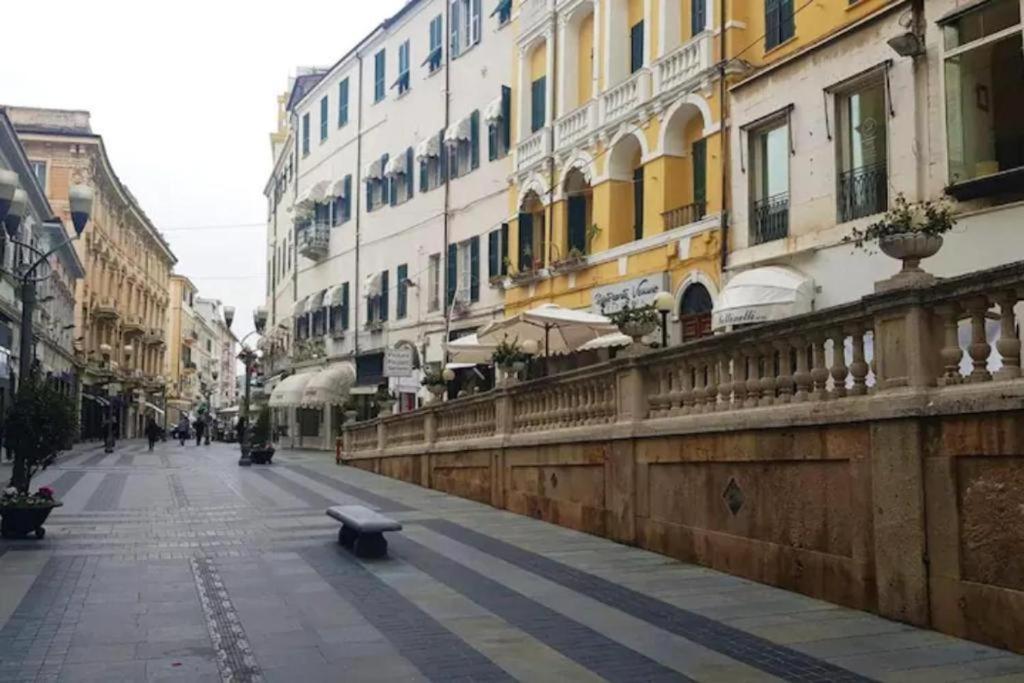 Casa Rosa Lucia Centrale Con Parcheggio Sanremo Exterior photo